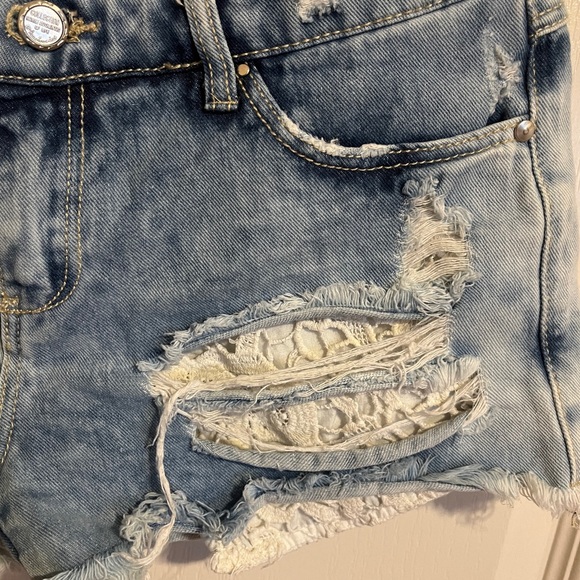 ✨2/$15✨ Stradivarius Distressed Jean Shorts with Lace Detailing - Picture 2 of 5